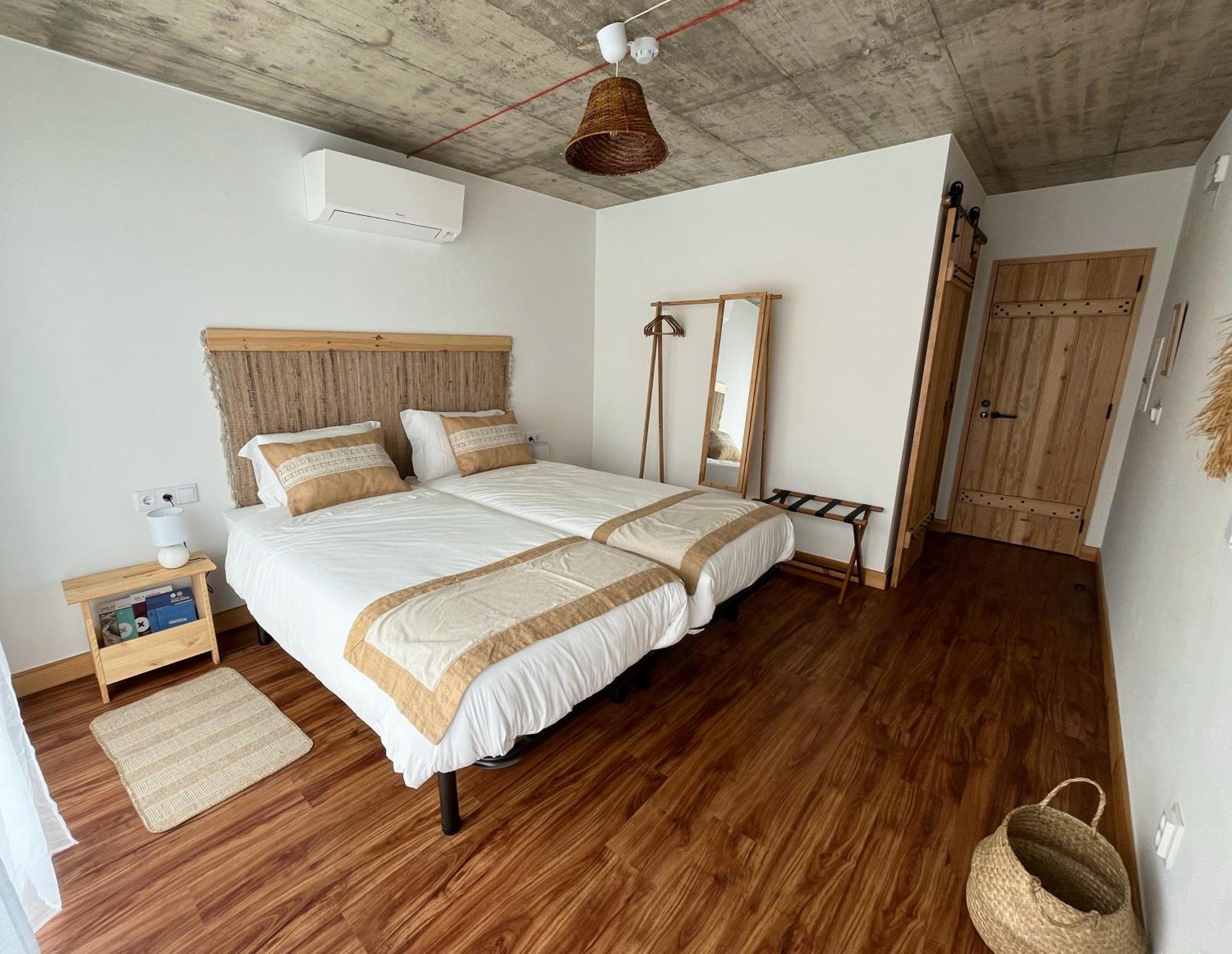 Santa Cruz Dive House Padi Dive Resort Silveira  ภายนอก รูปภาพ